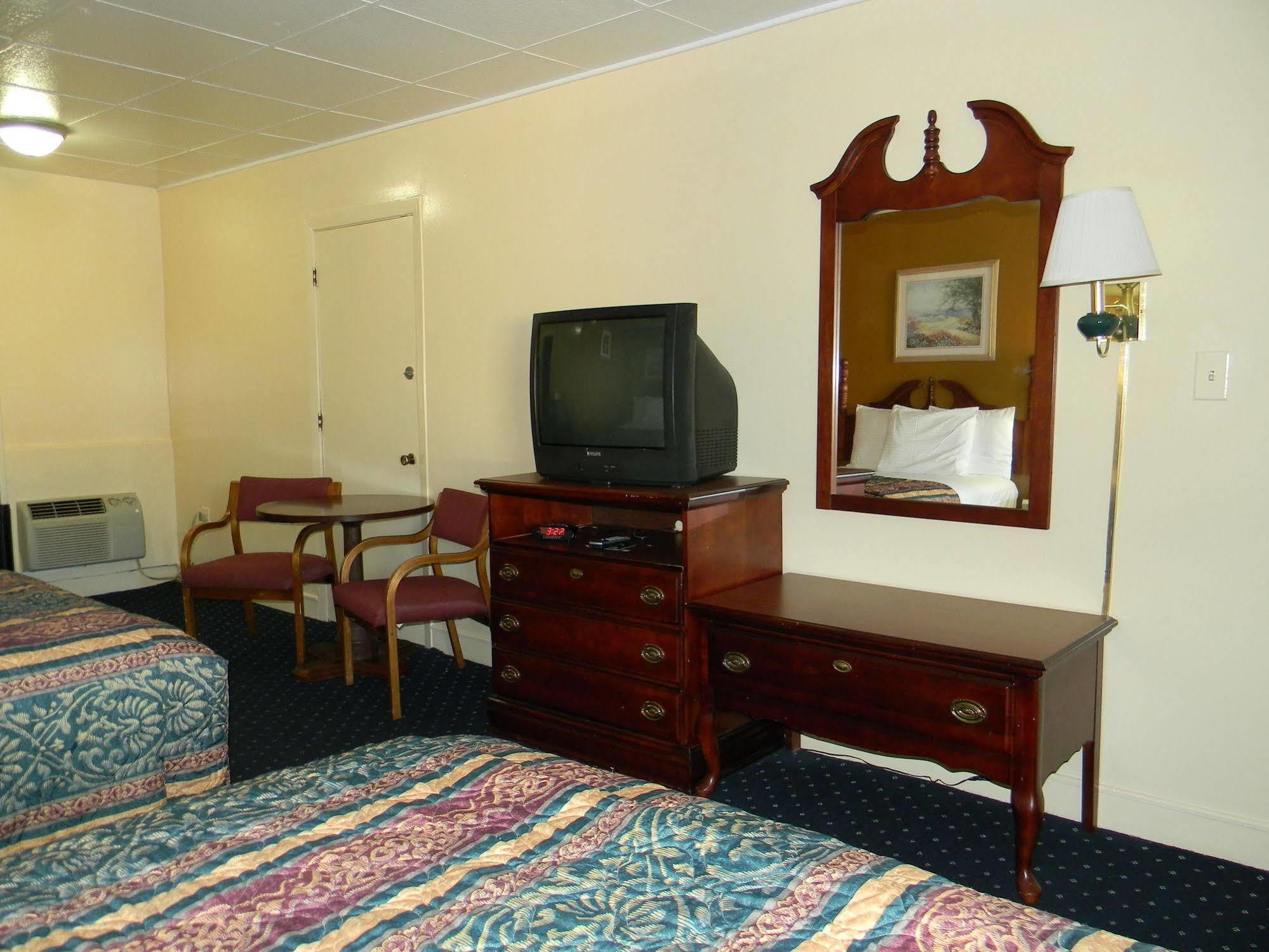 Fairfax Motel Роанок-Рапидс Экстерьер фото